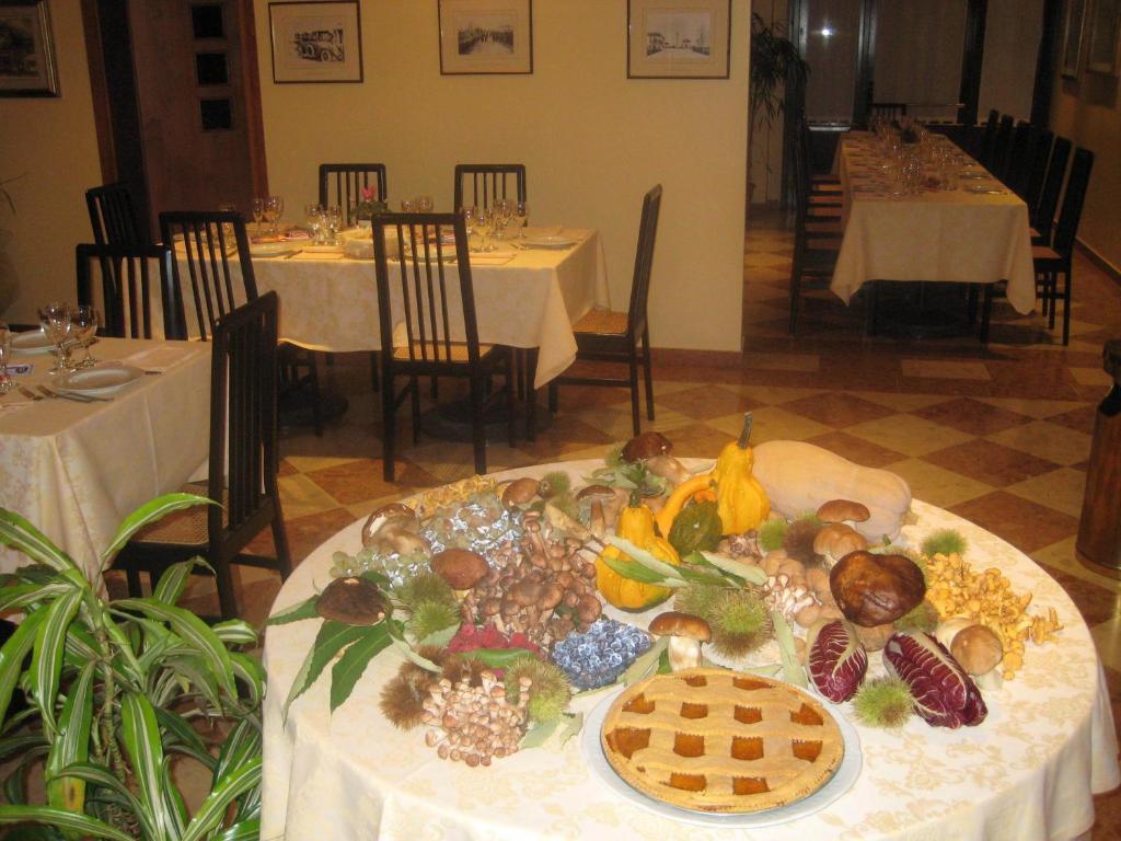 Hotel Ristorante Dotto Varago Exteriör bild