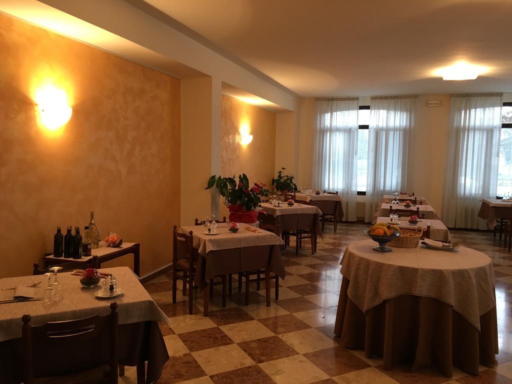 Hotel Ristorante Dotto Varago Exteriör bild